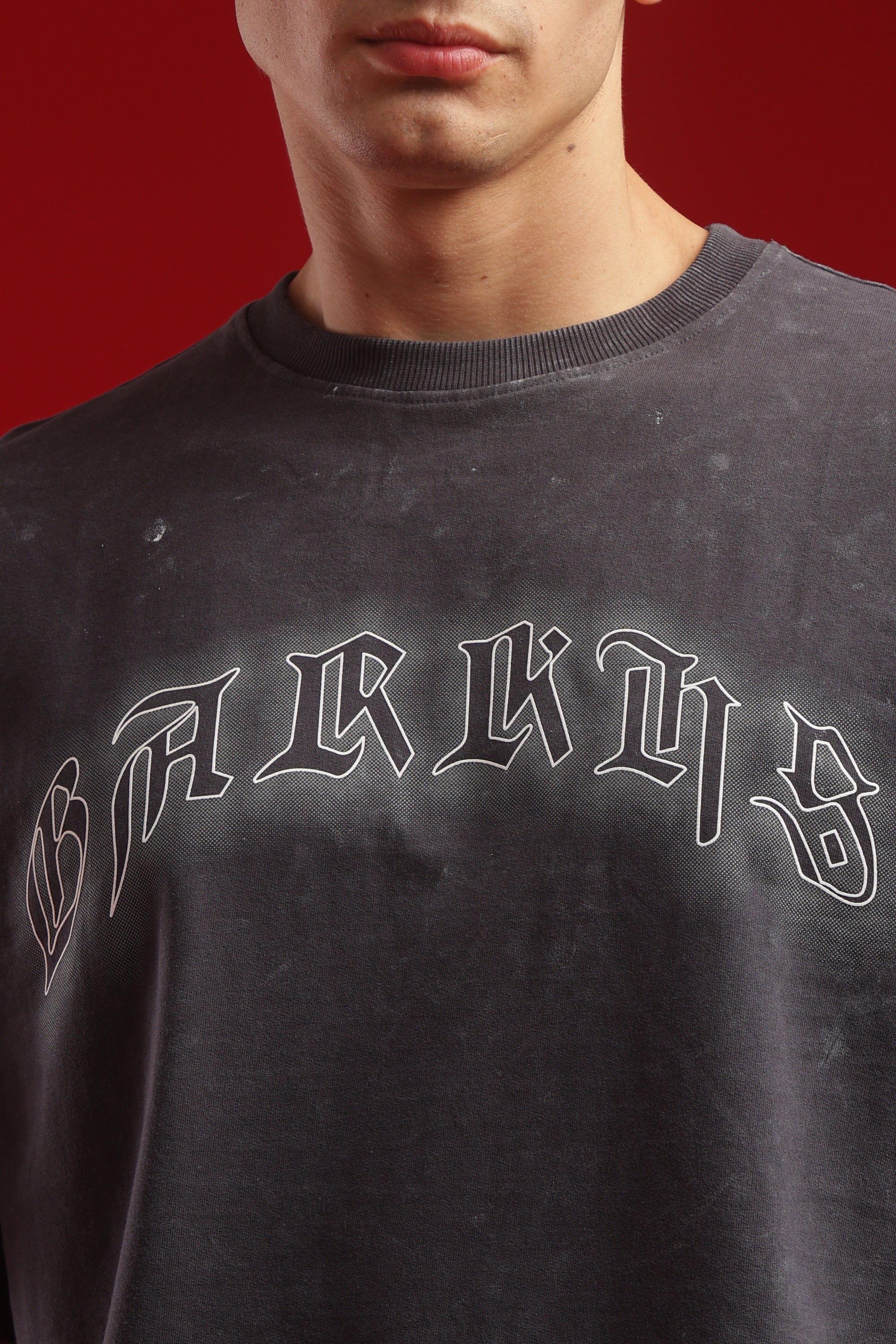 HYPE-DRIVEN STYLE ACID WASH TEE