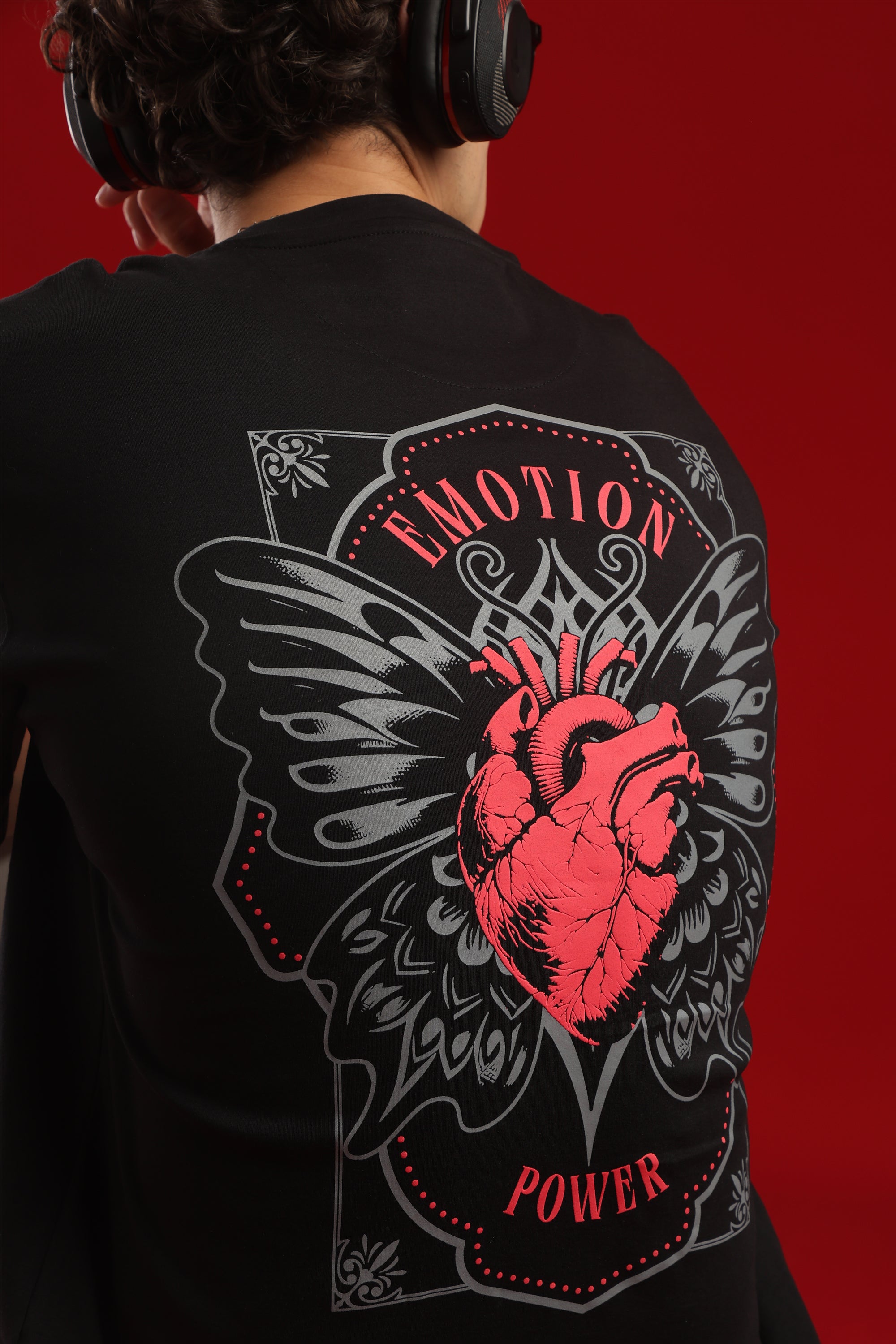 EMOTION TURNED POWER HEART T-SHIRT